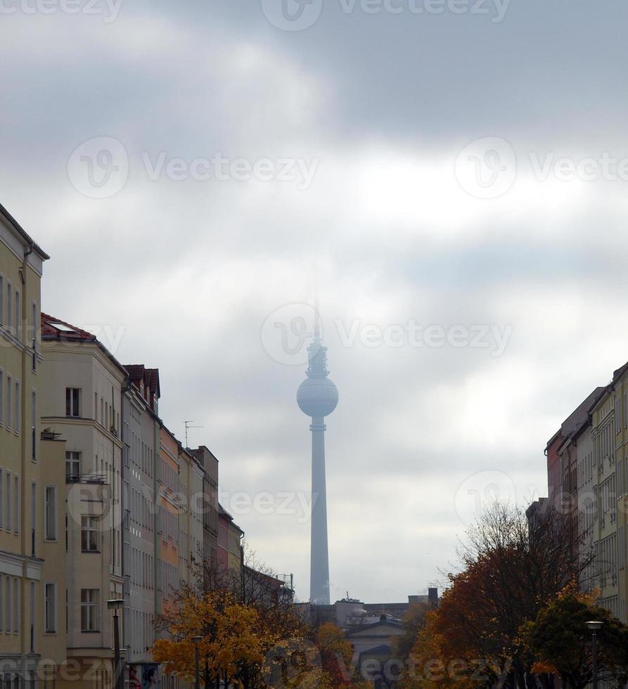 tv fersehturm televisietoren in berlijn, duitsland foto