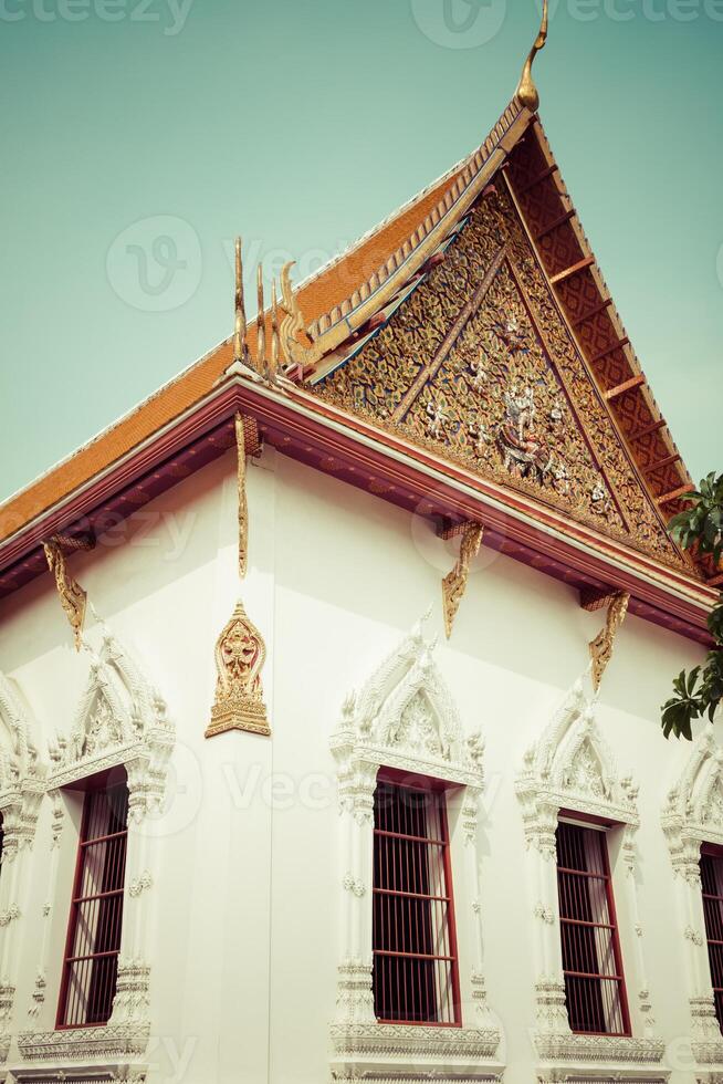 typisch boeddhistisch klooster dak, Thailand foto