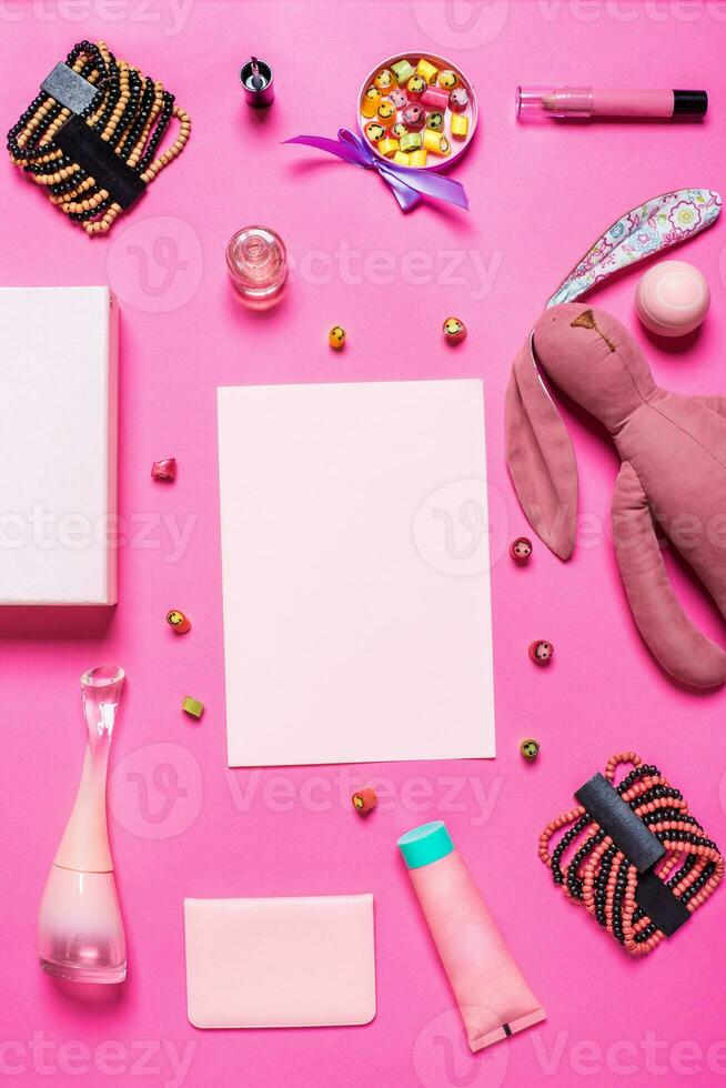 meisjes accessoires Aan een roze achtergrond foto