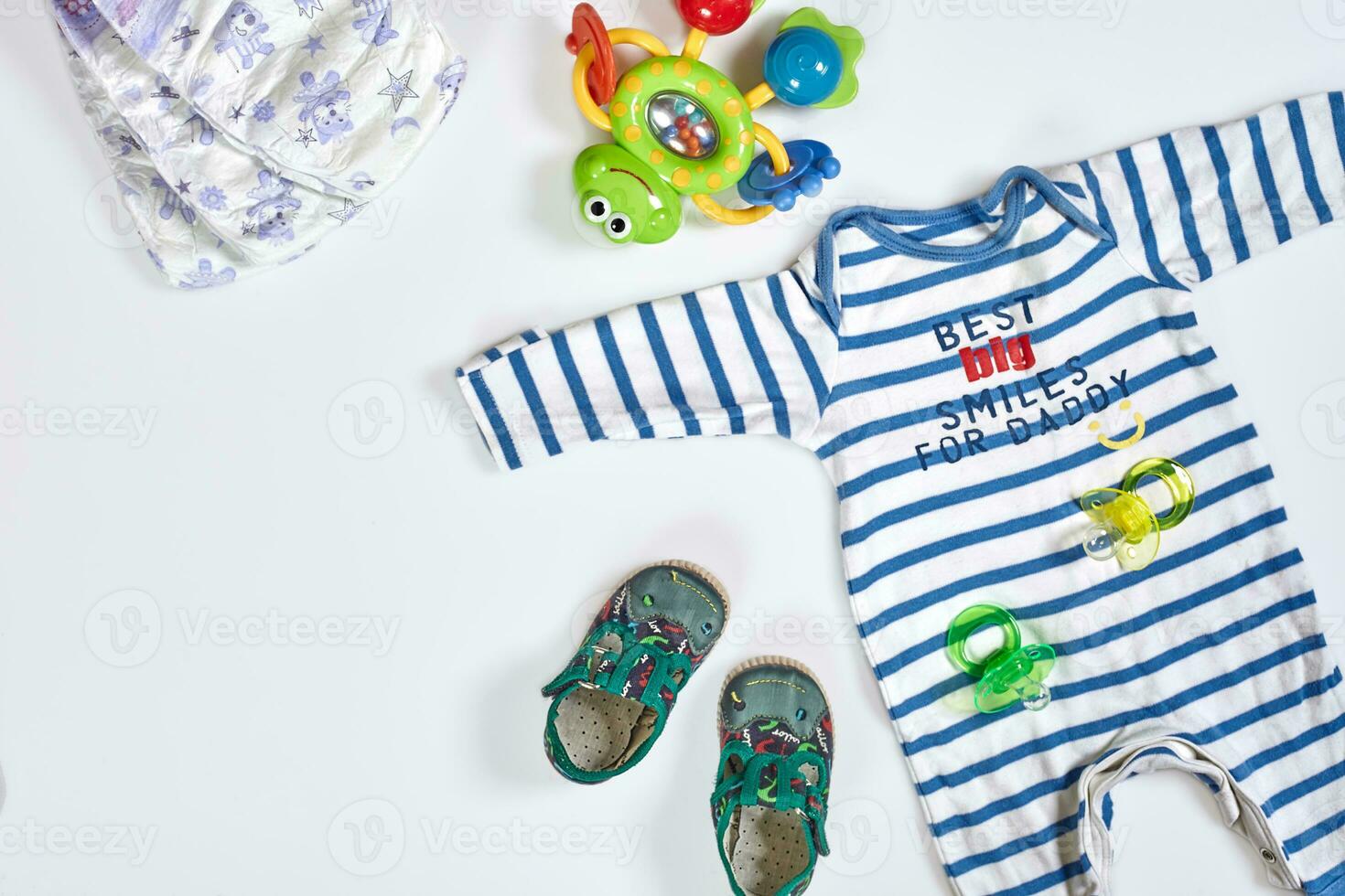 baby zorg accessoires en kleding Aan licht achtergrond, top visie foto