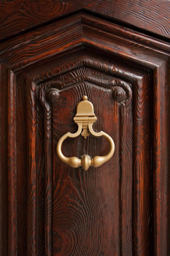 elegante antieke deurkruk foto