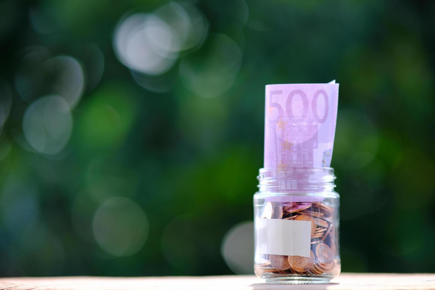 geld besparen, bedrijfsgroeistrategie van geldconcept foto