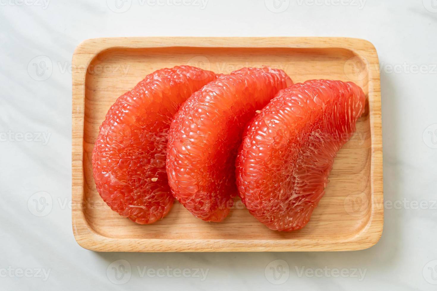 vers rood pomelo fruit of grapefruit foto