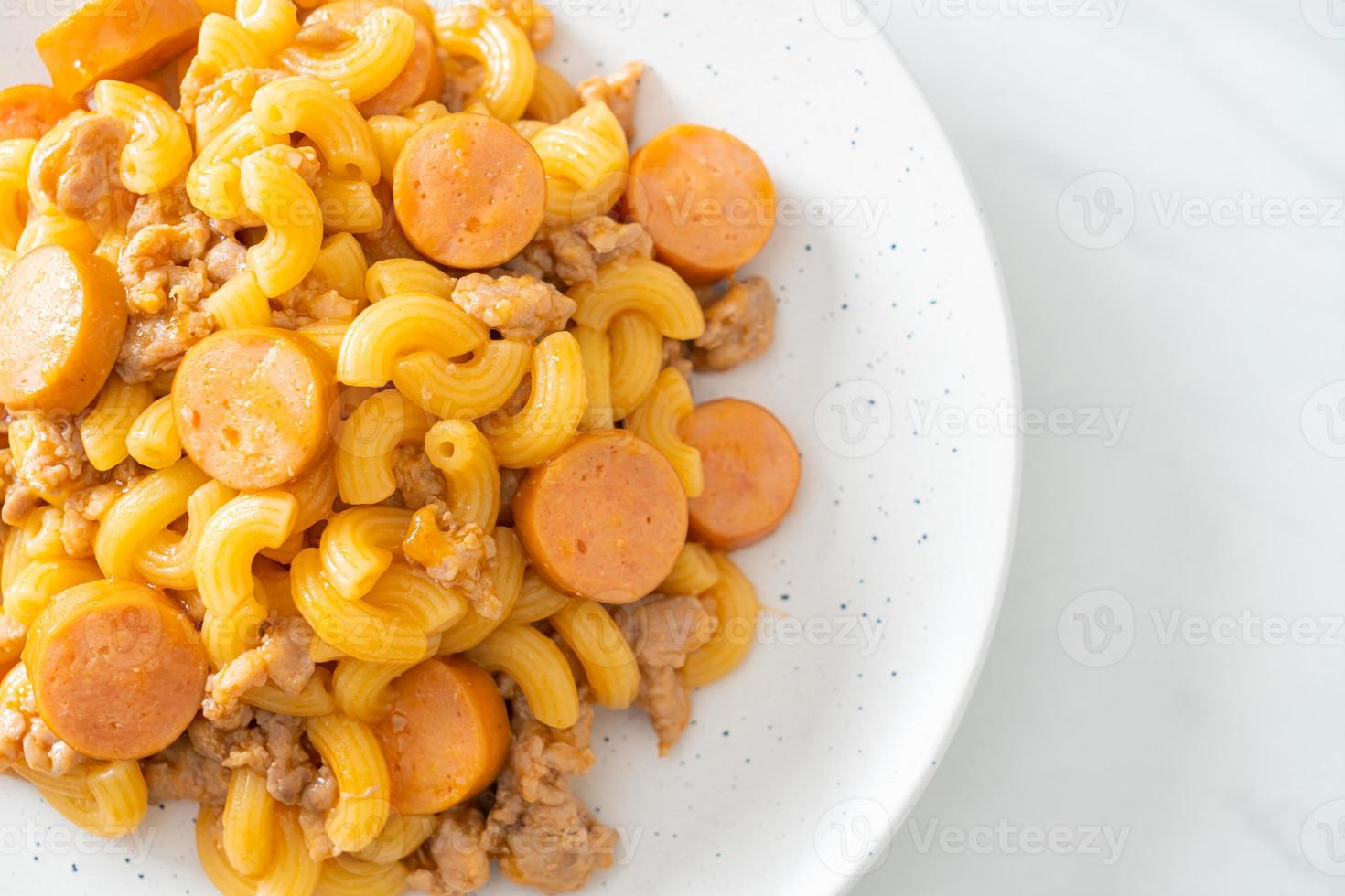 macaroni worst en varkensgehakt foto