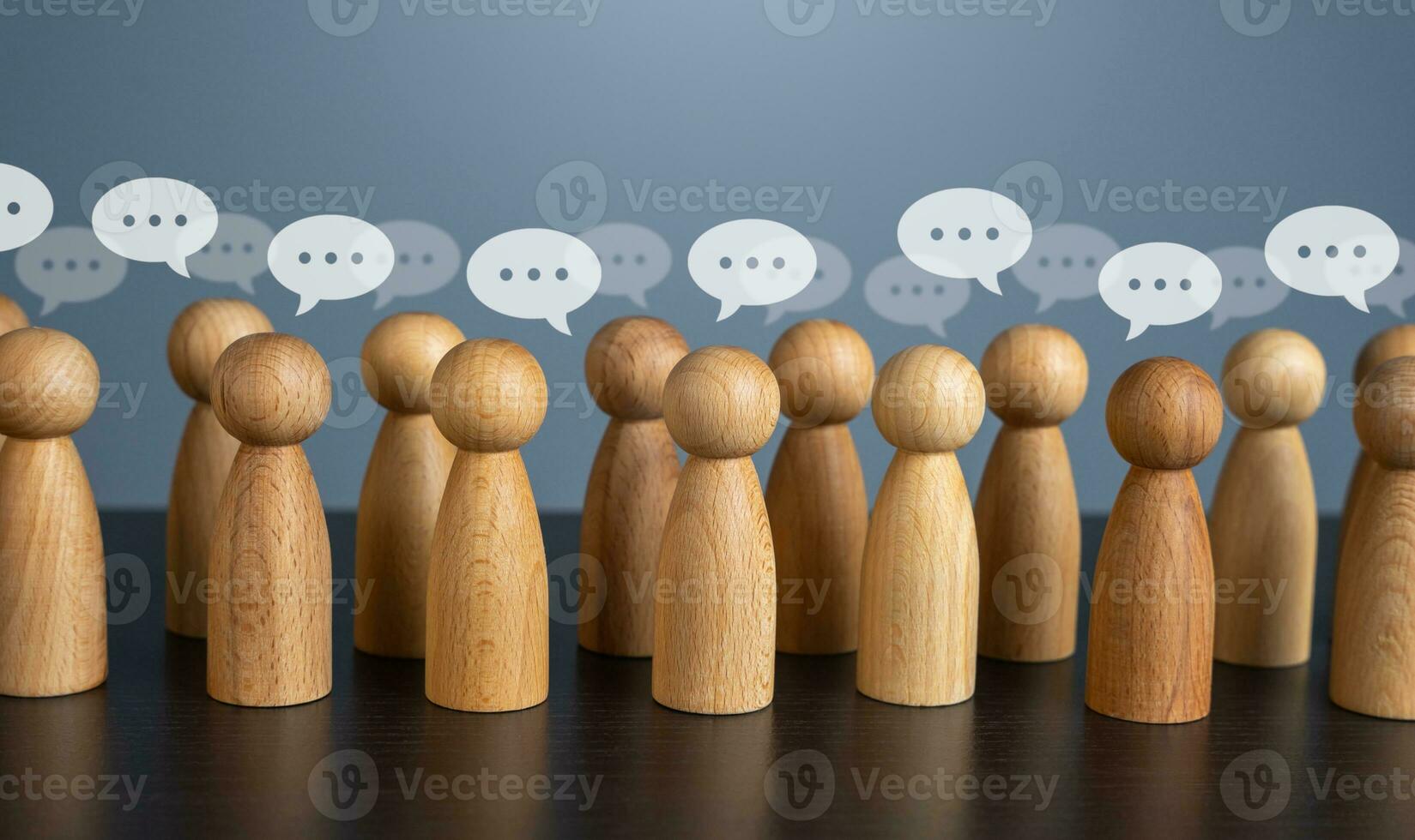 communicatie en commentaar geven. enquête en uitdrukking van meningen. feedback beoordelingen. wederzijds relaties. brainstormen, vers nieuw ideeën. kritiek. leven communicatie. discussies en debat. foto