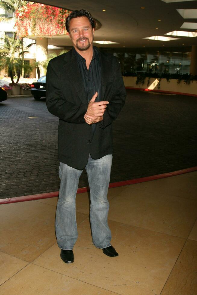 greg evigan aankomen Bij de keurmerk kanaal presentatie Bij de TV critici tour Bij de Beverly hilton hotel in Beverly heuvels ca Aan juli 8 2008 foto