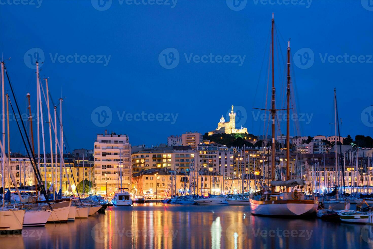 Marseille oud haven in de nacht. marseille, Frankrijk foto