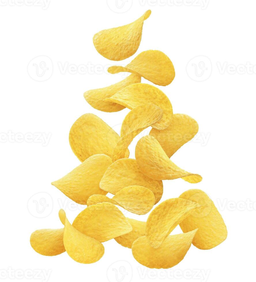 vallend aardappel chips geïsoleerd Aan wit achtergrond foto