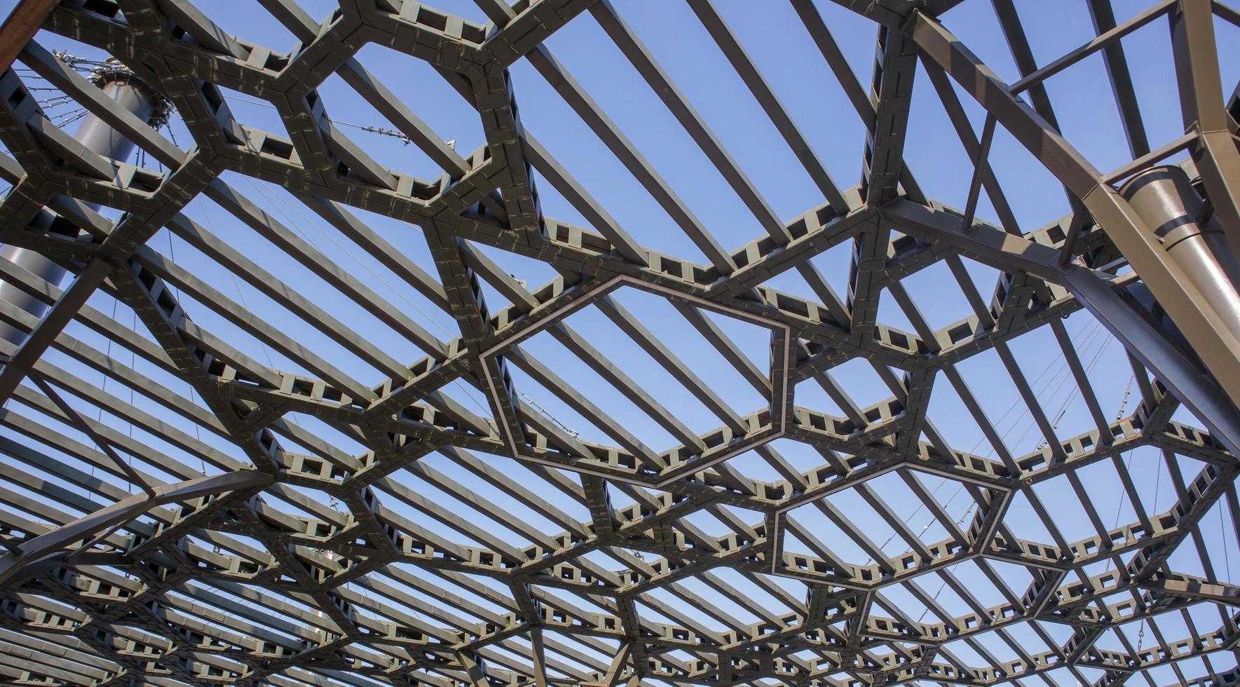 pergola luifel, structurele elementen. een architecturale structuur foto