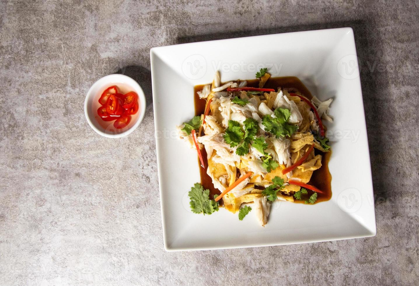 verse loempia's en krabvlees en zoete saus Thais Chinees eten? foto