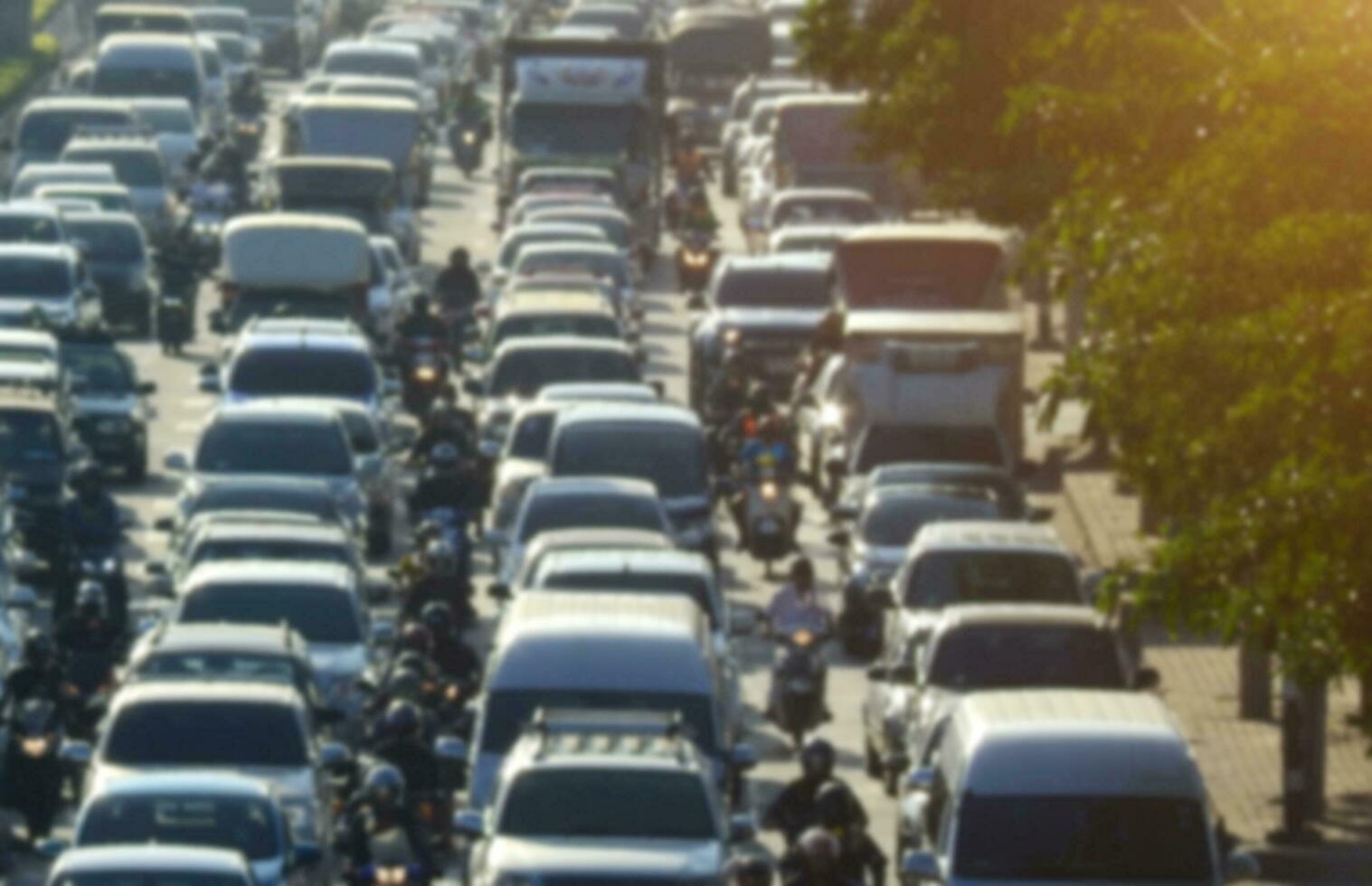 wazig verkeer jam in Bangkok weg foto