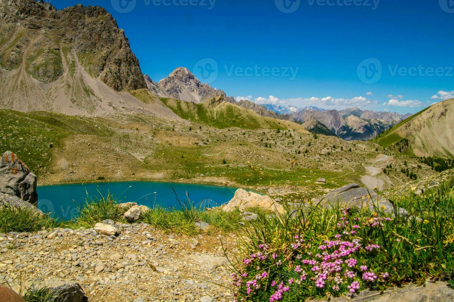 meer sainte anne qeyra's in hautes alpen in Frankrijk foto