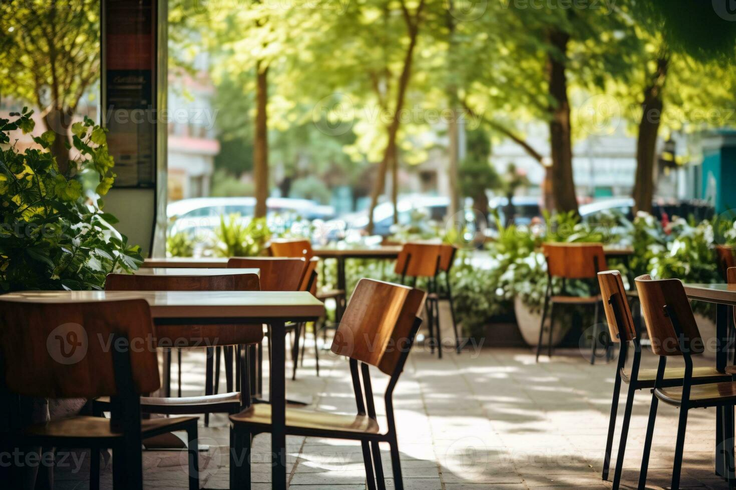 buitenshuis tafel van koffie cafe en restaurant. zomer terras Aan stad straat. leeg buiten tafels en stoelen van buitenshuis cafe Aan vervagen groen tuin. knus buitenshuis zone cafe en restaurant. generatief ai. foto