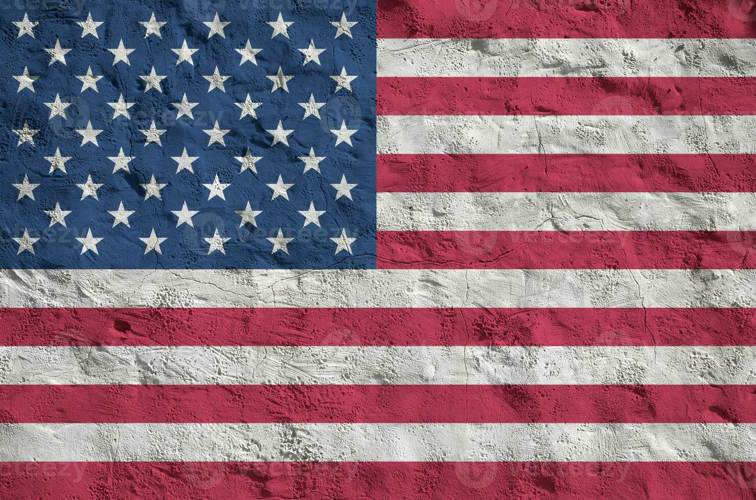 Verenigde staten van Amerika vlag afgebeeld in helder verf kleuren Aan oud Verlichting bepleistering muur. getextureerde banier Aan ruw achtergrond foto