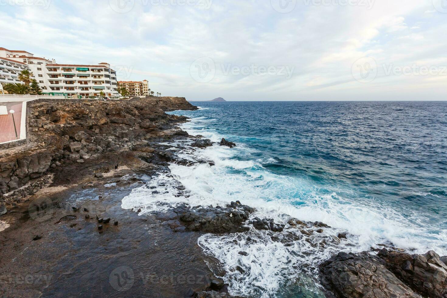 atlantic oceaan wild kust, tenerife, kanarie eilanden, Spanje foto