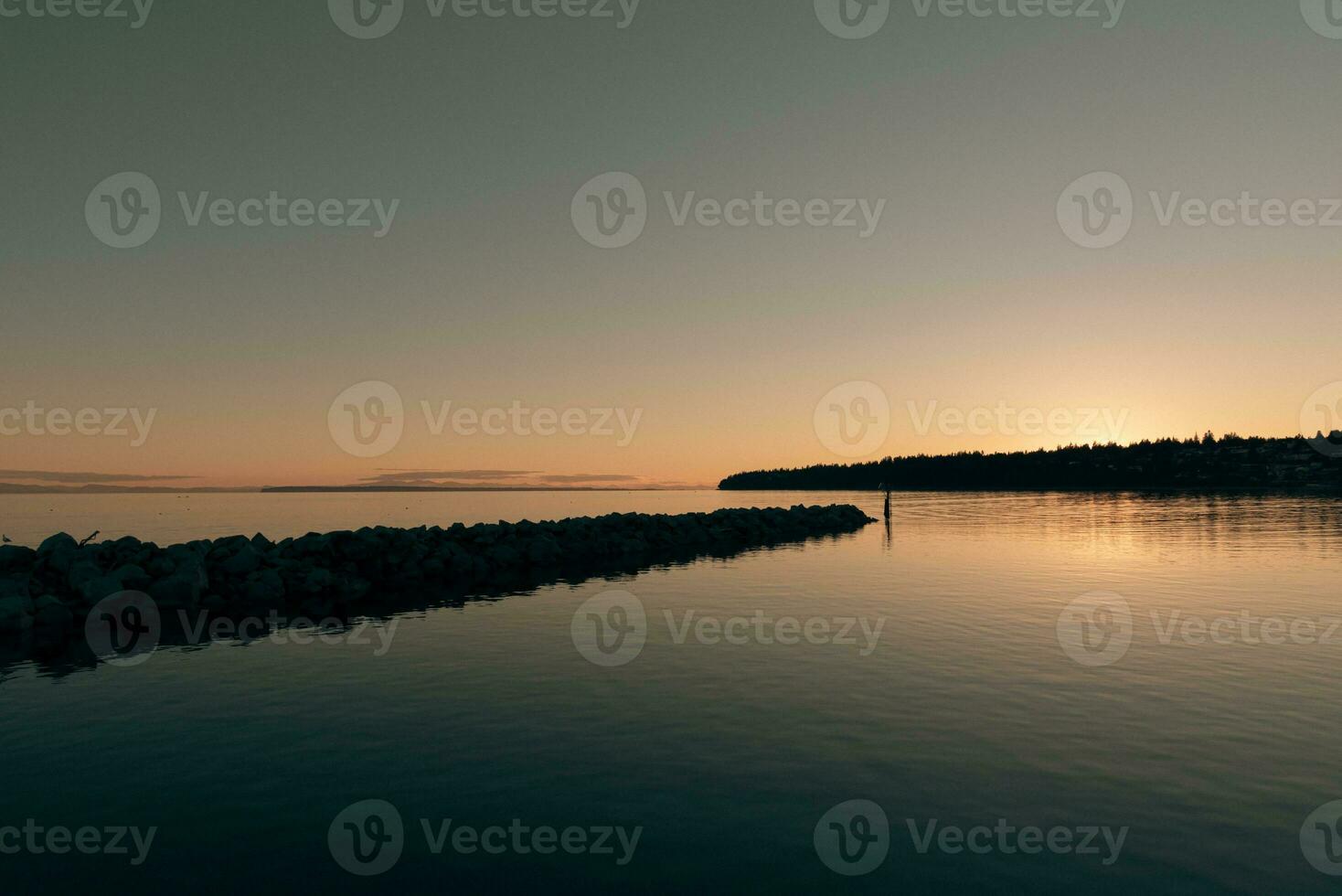 spectaculair zonsondergang in Vancouver baai foto