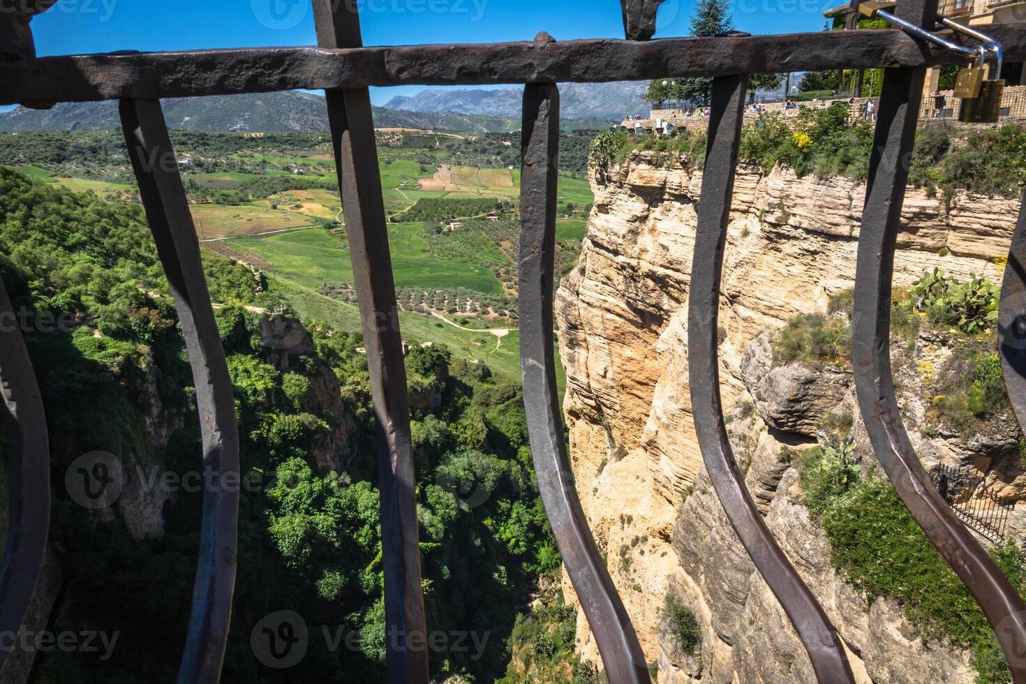 brug van ronda, een van de meest beroemd wit dorpen van Malaga, Andalusië, Spanje foto