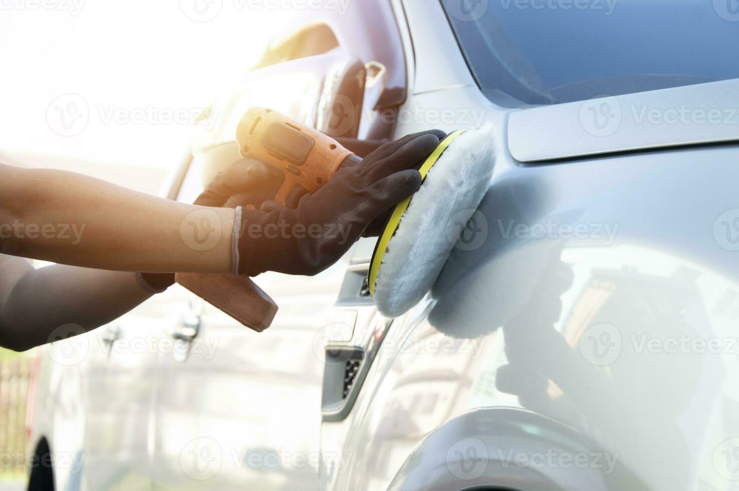 polijsten en schilderij motorfietsen en auto's foto