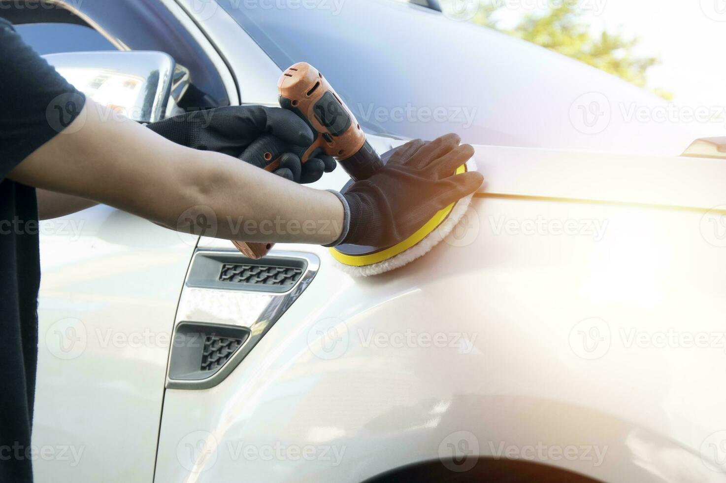 polijsten en schilderij motorfietsen en auto's foto