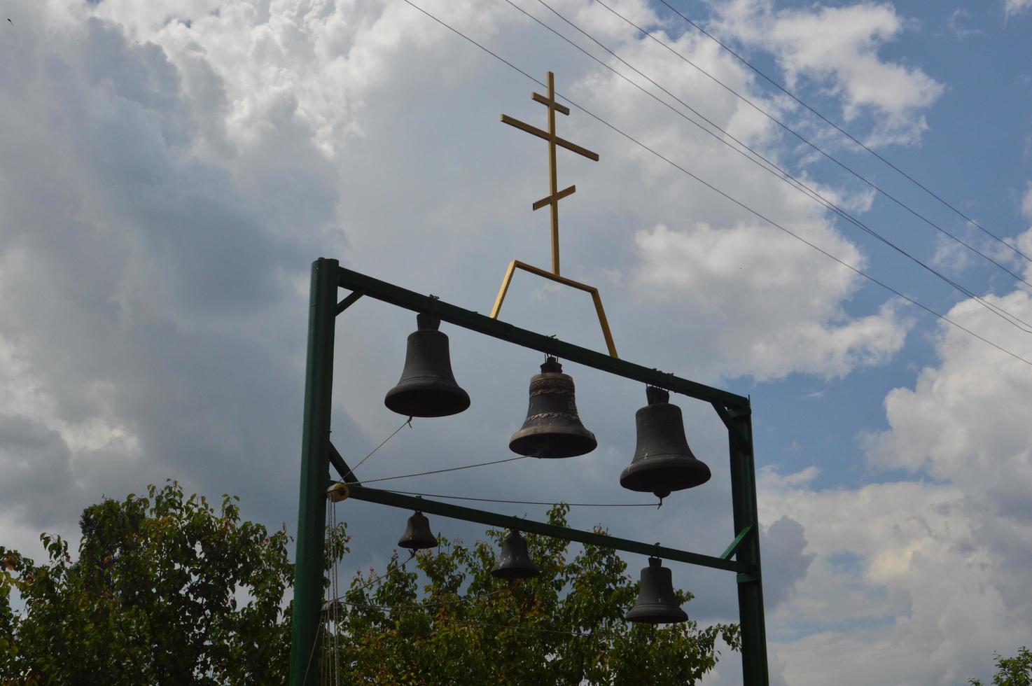 klokken in een orthodox klooster foto