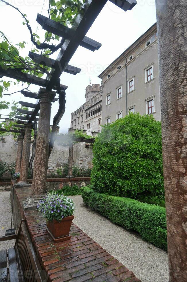 buonconsiglio kasteel in trento foto