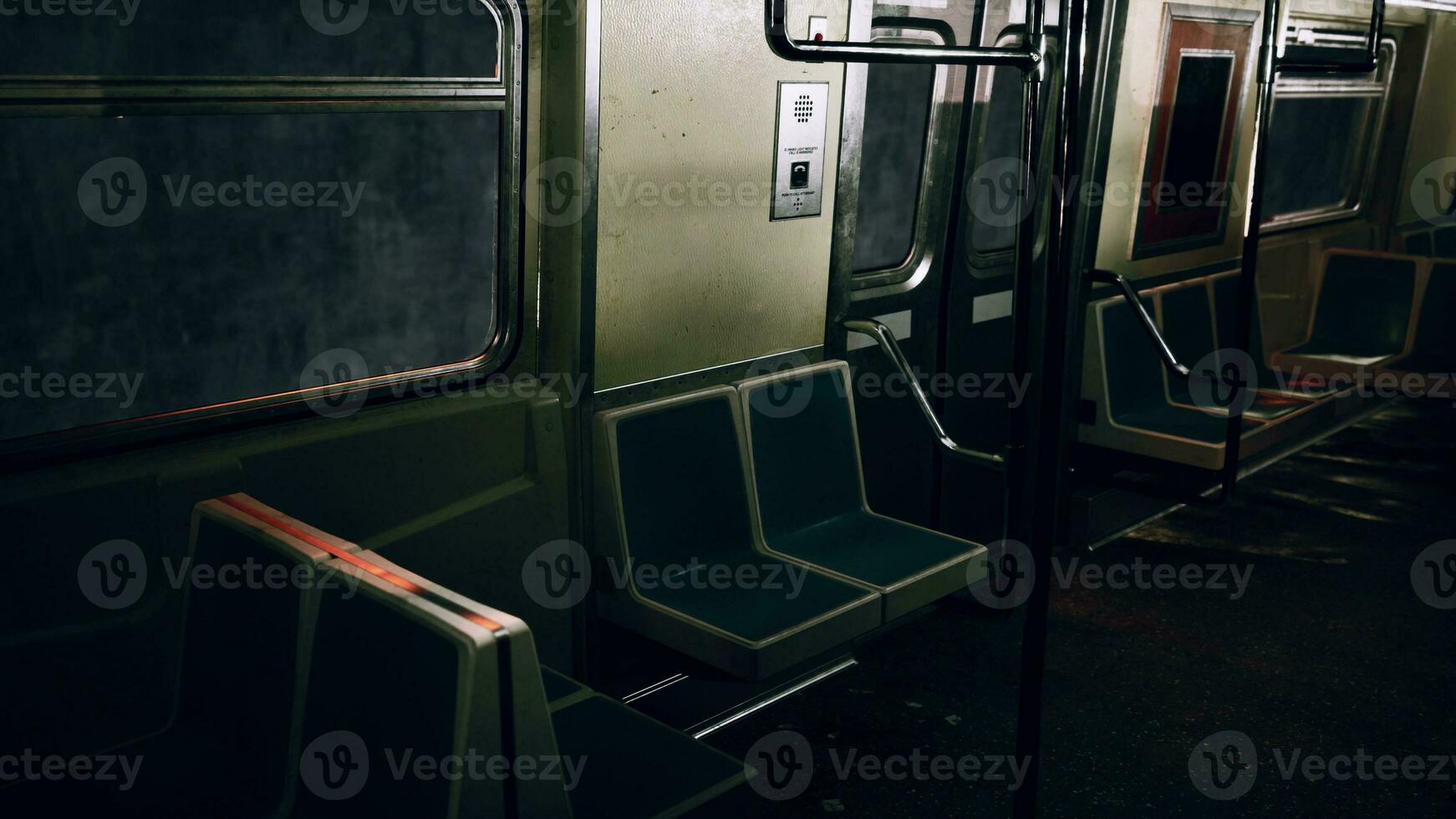 een leeg metro auto in de ondergronds metro systeem foto