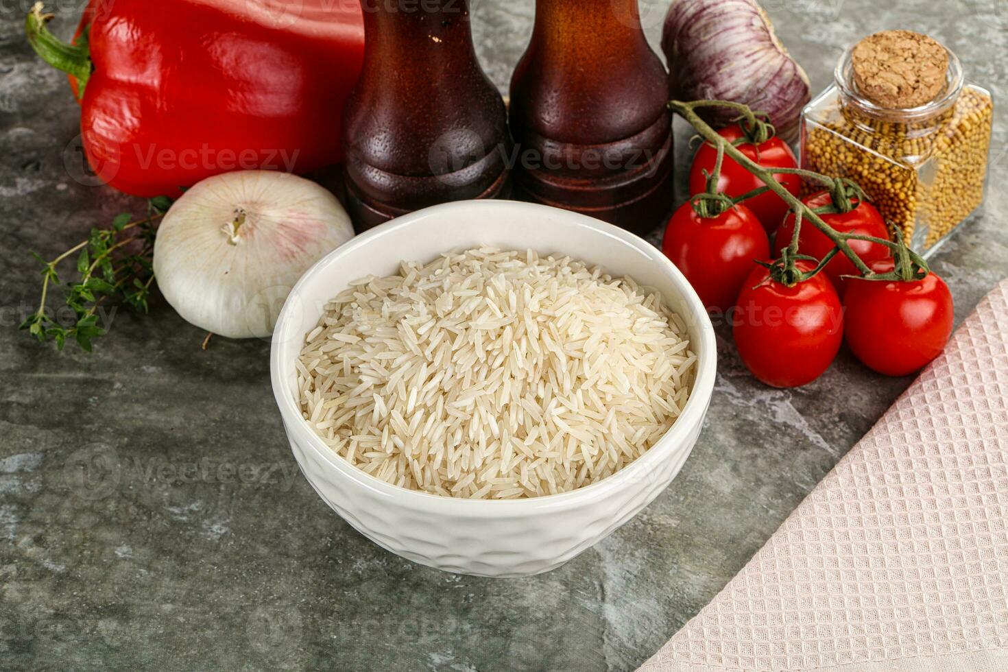 rauw heerlijk basmati rijst- hoop foto