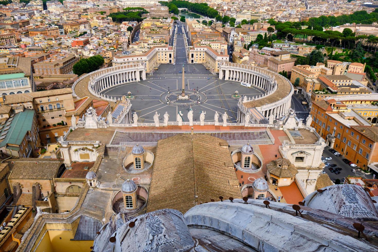 luchtfoto van rome en het Sint-Pietersplein foto