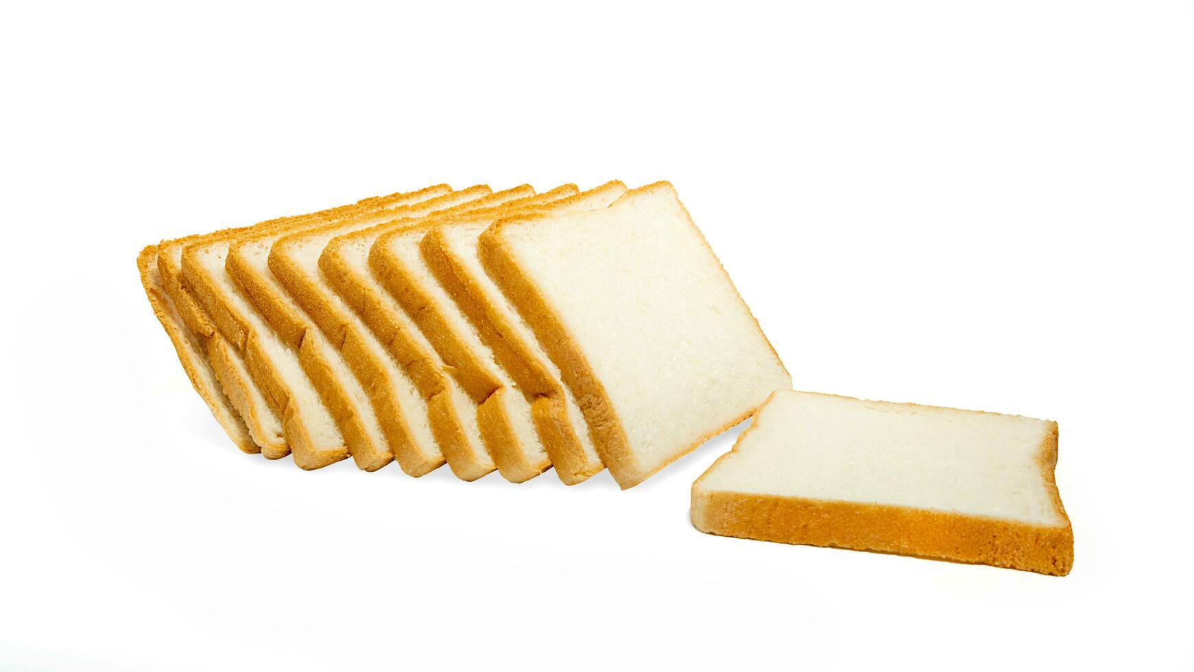 gesneden zacht brood geïsoleerd Aan wit achtergrond foto
