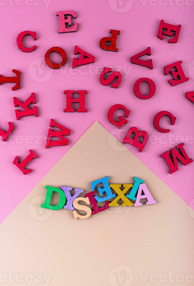 dyslexie bewustzijn concept met brieven foto