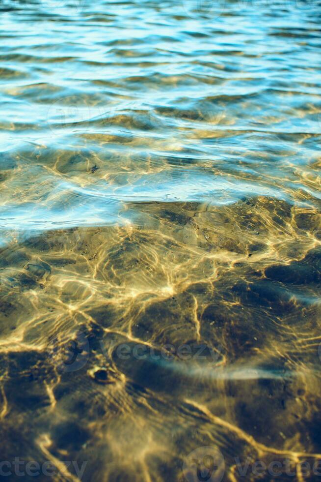 water oppervlakte reflecties Bij de strand foto