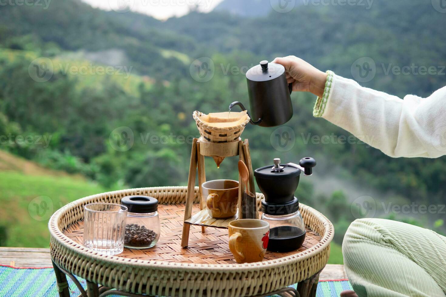 druppelen koffie reeks ochtend- berg visie foto