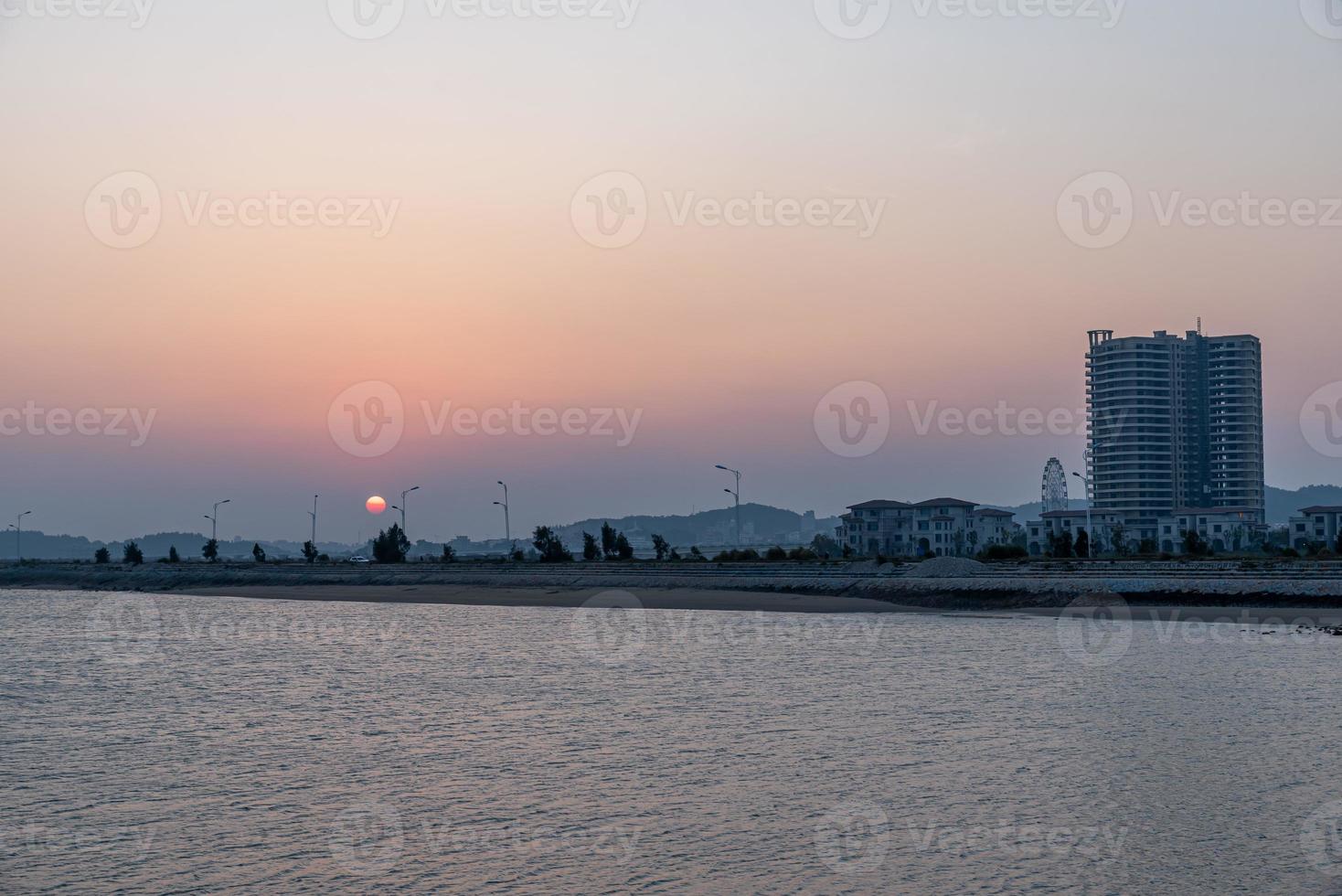 stedelijke architectuur aan zee foto