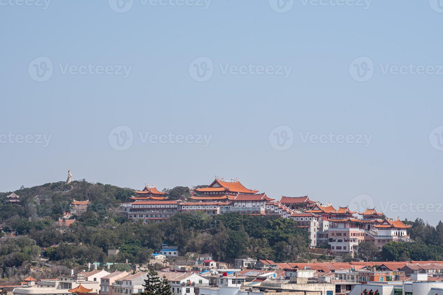 architectonisch complex van mazu-tempel op het eiland meizhou, china foto