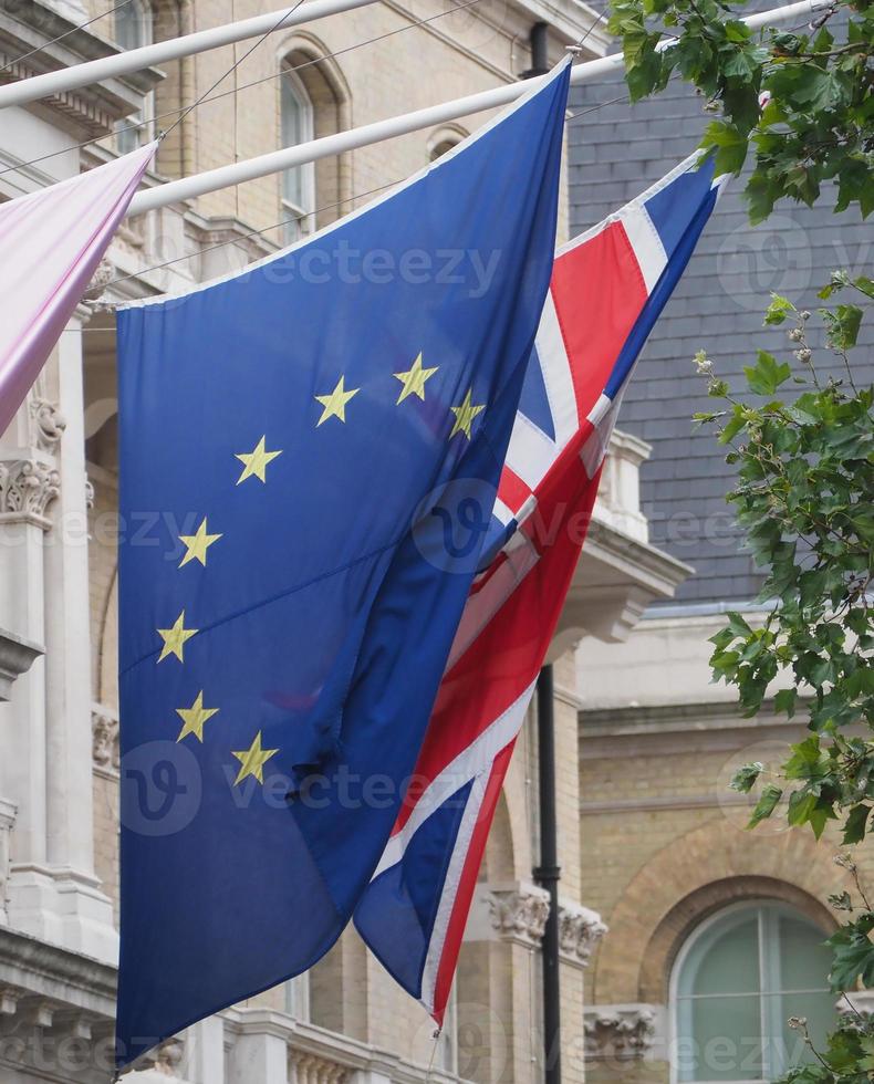 vlag van het verenigd koninkrijk uk aka union jack en europese unie foto