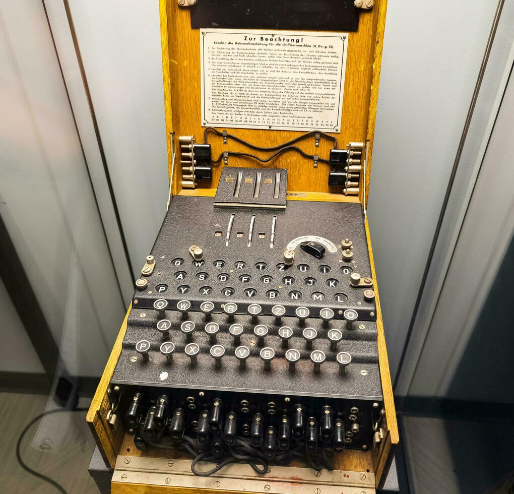 nsa museum, Washington, Verenigde Staten van Amerika - 12.15.2023 de raadsel decodering machine van wereld oorlog ii. foto