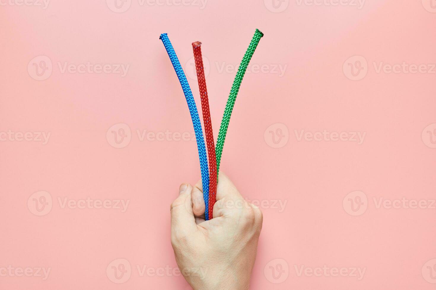 gevlochten nylon- touwen in hand- foto
