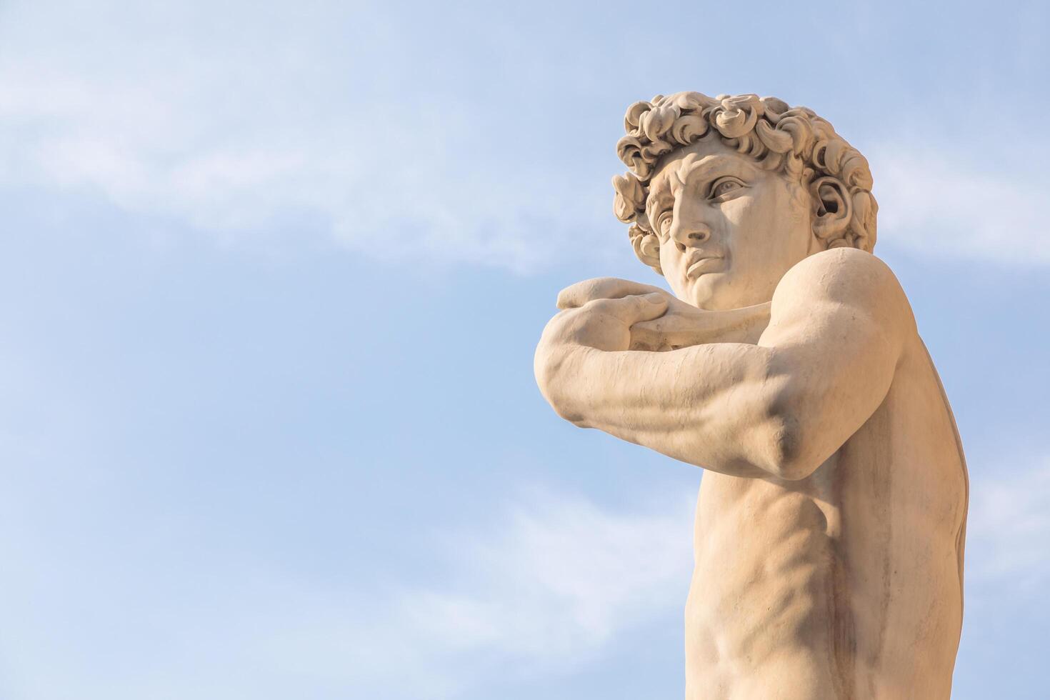 Italië, Florence. david door michelangelo, antiek marmeren beeldhouwwerk, perfectie Mens lichaam foto