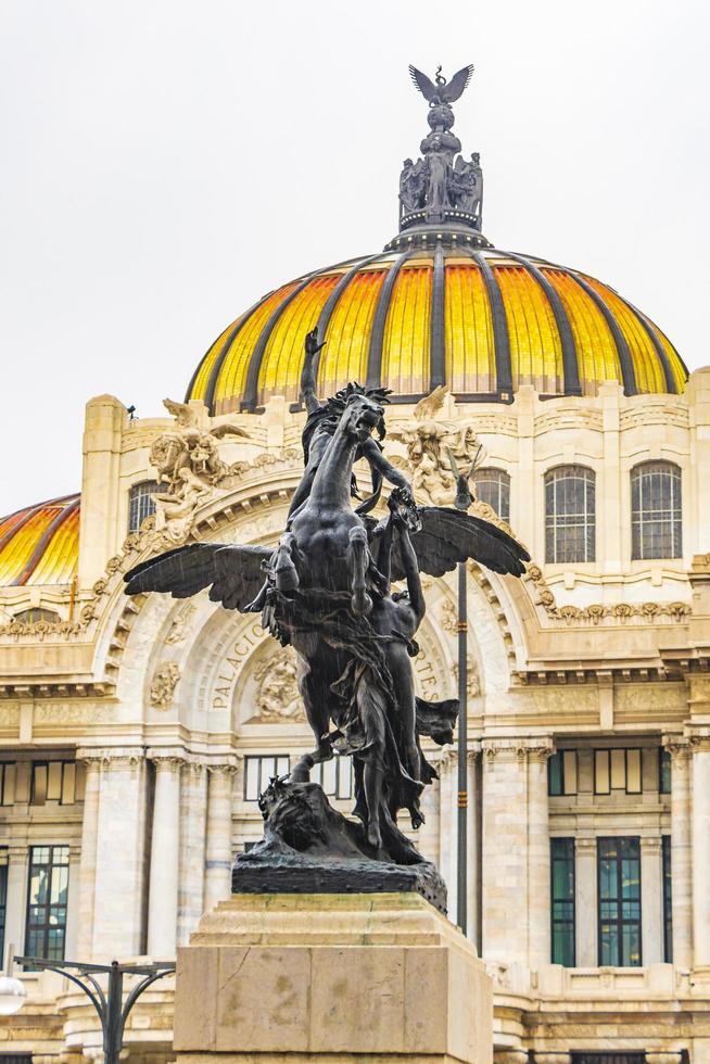 paleis voor schone kunsten in mexico-stad, mexico foto