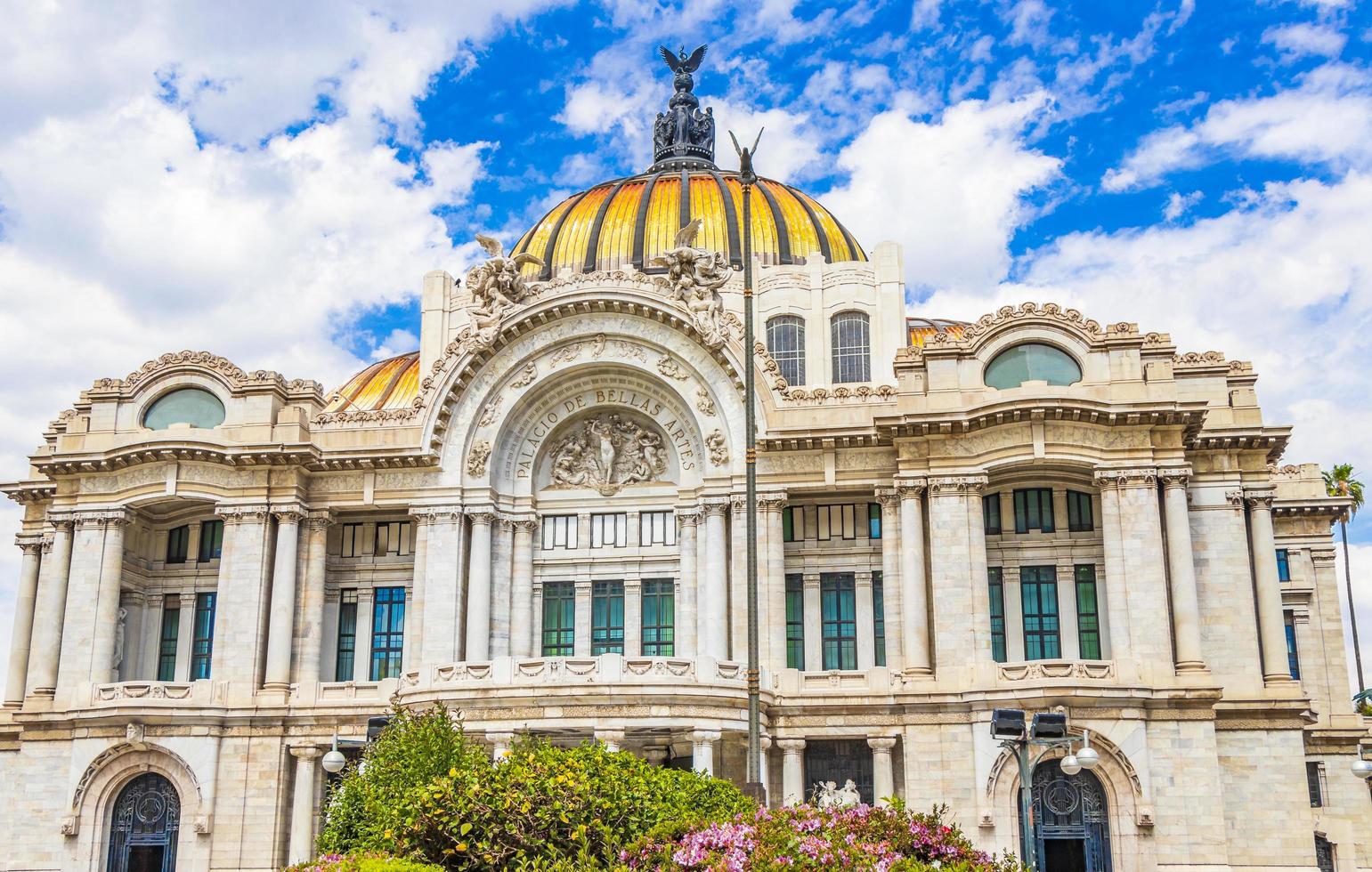 het paleis voor schone kunsten in mexico-stad, mexico foto