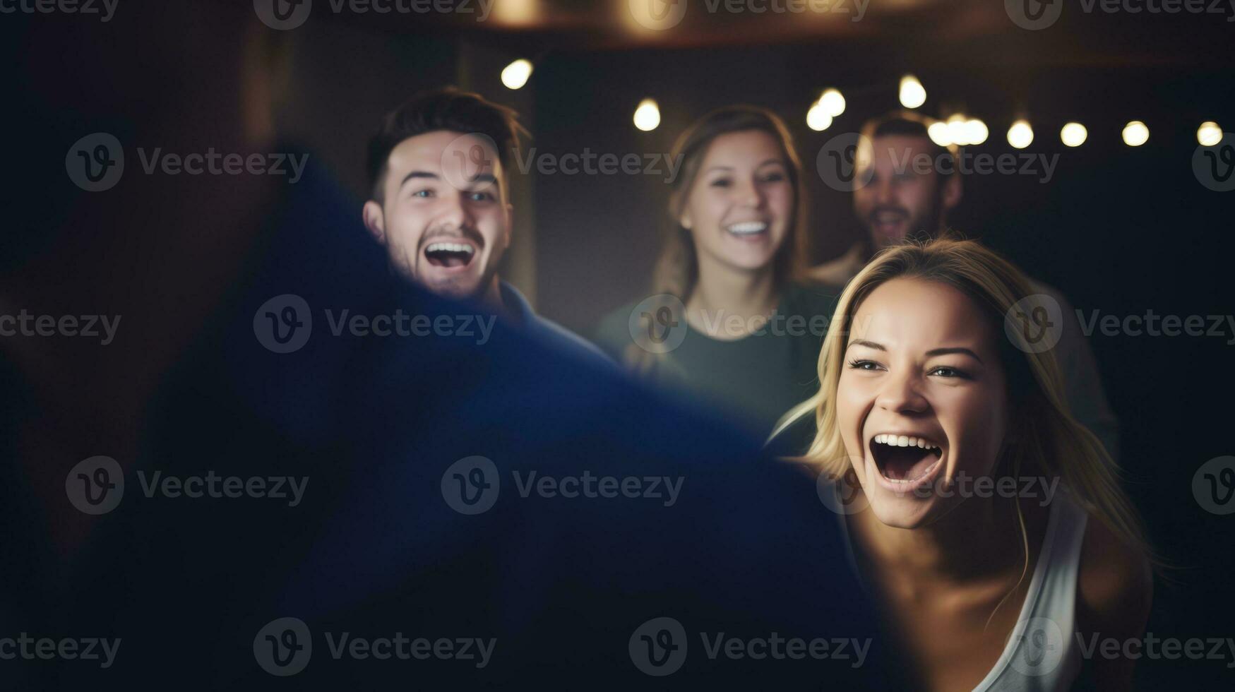 ai gegenereerd een blij groep van mensen sharing gelach en glimlacht in een vaag lit kamer. generatief ai foto