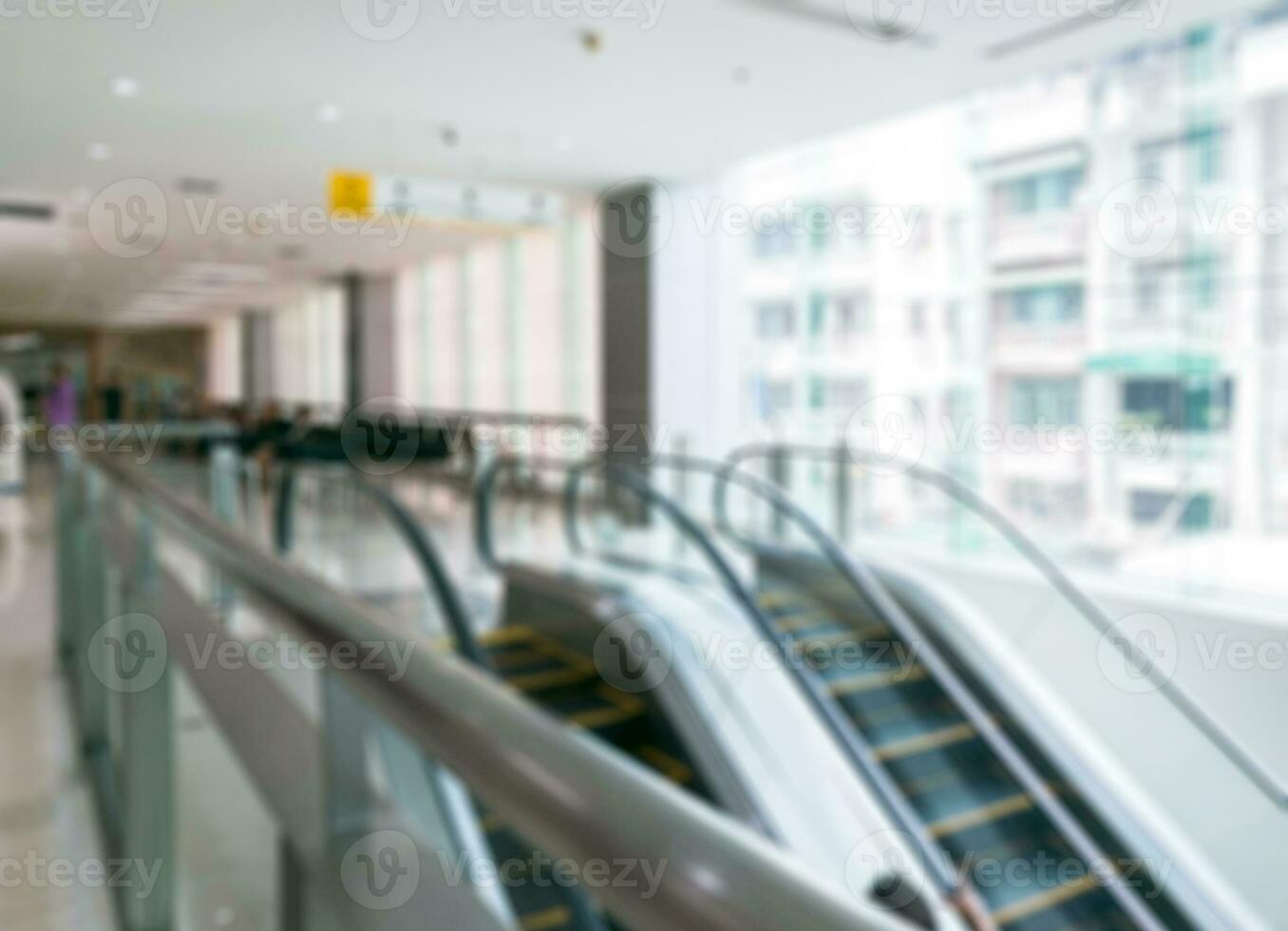 wazig tafereel in ziekenhuis met roltrap voor achtergrond foto