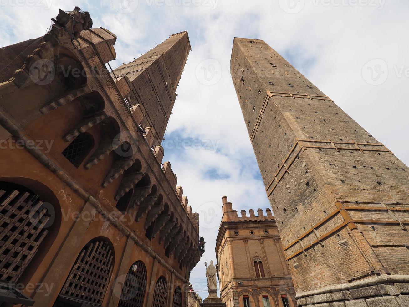 due torri twee torens in bologna foto