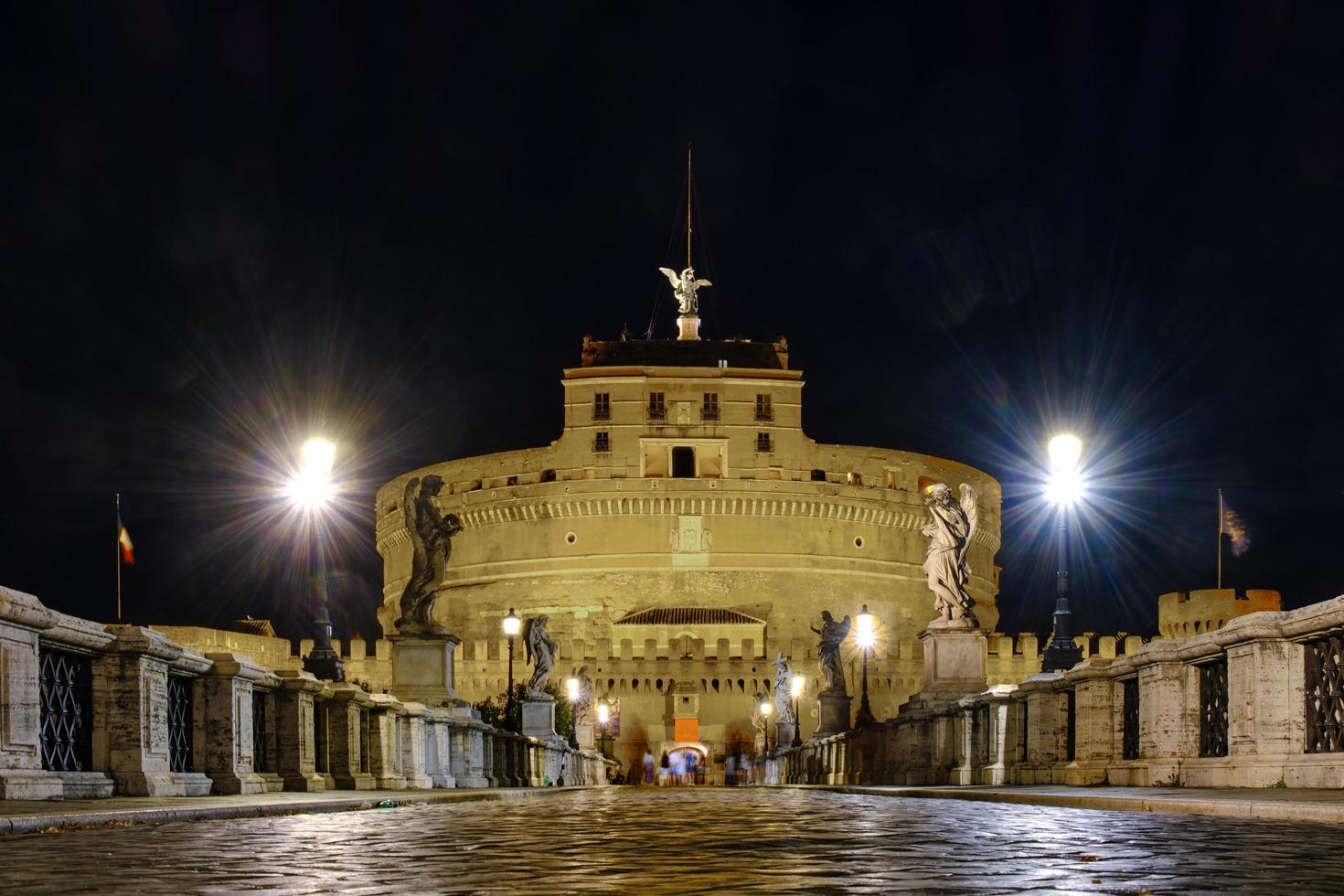 castel sant'angelo 's nachts, vaticaanstad foto