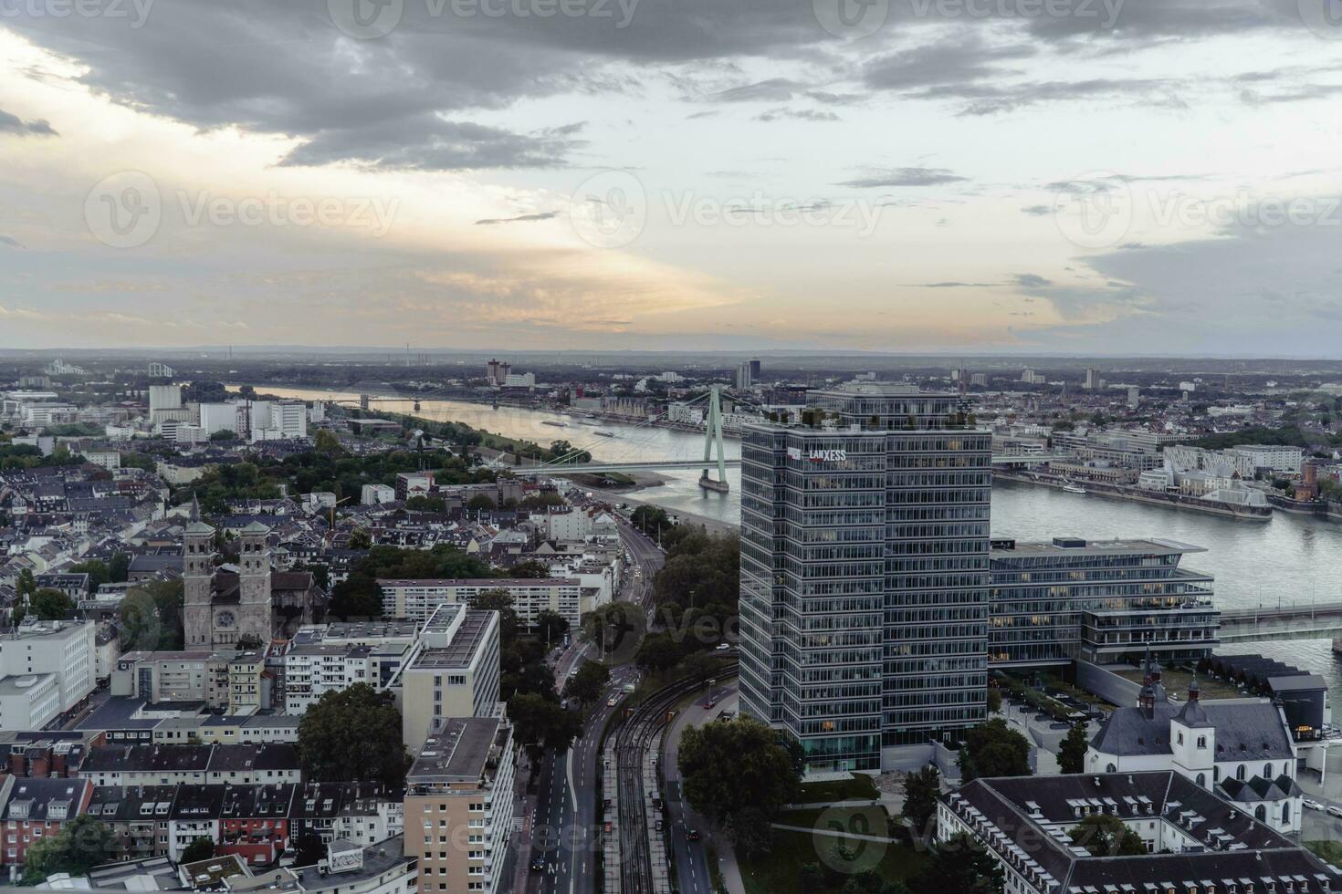 visie van Keulen en Rijn rivier- van Keulen driehoek foto