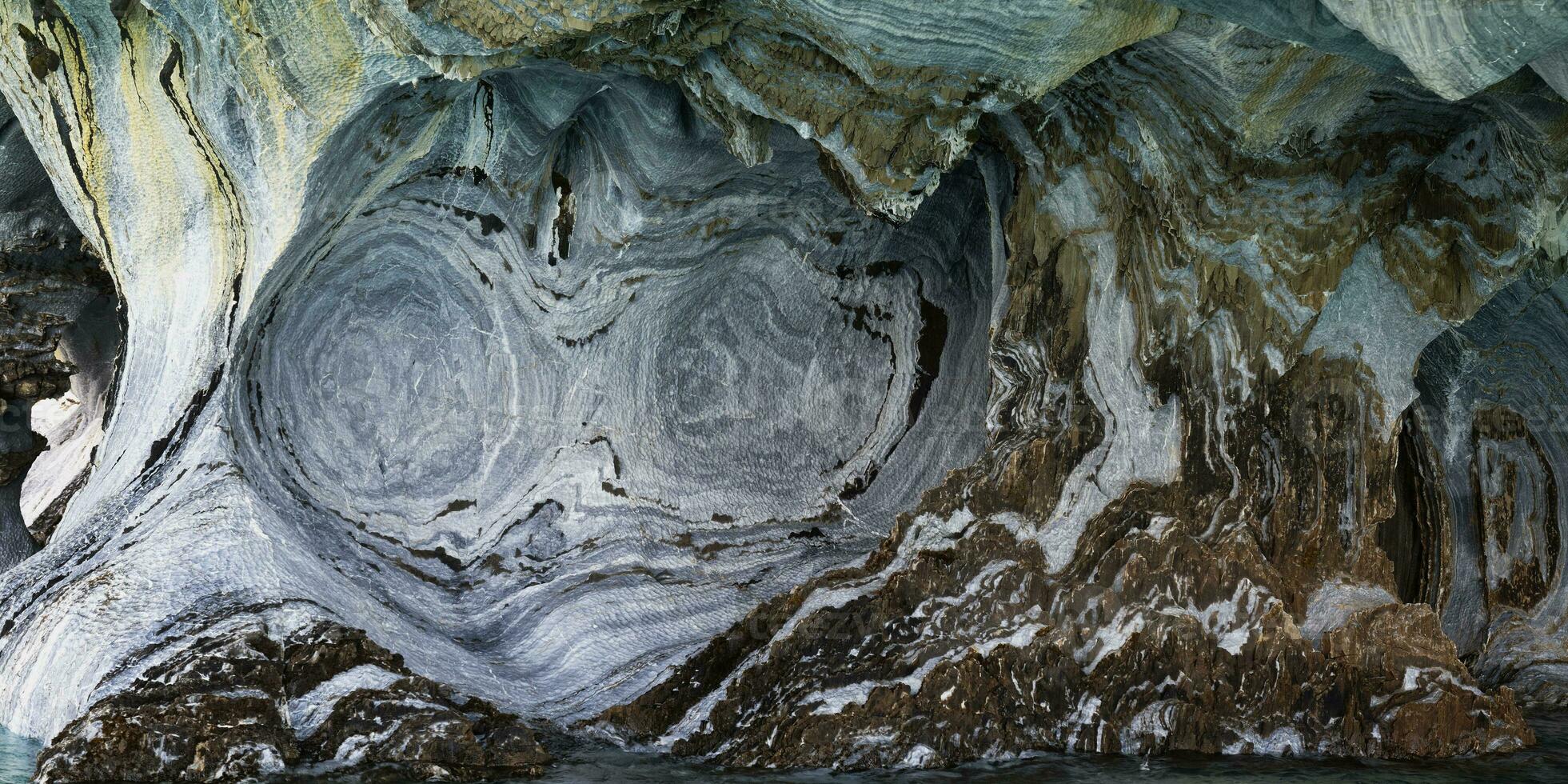 marmeren grotten heiligdom, vreemd rots formaties veroorzaakt door water erosie, algemeen carrera meer, puerto Rio rustig, aysen regio, Patagonië, Chili foto