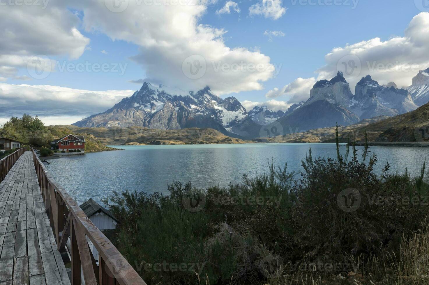 cuernos del paine en hosteria pehoe, Torres del paine nationaal park, chileens Patagonië, Chili foto