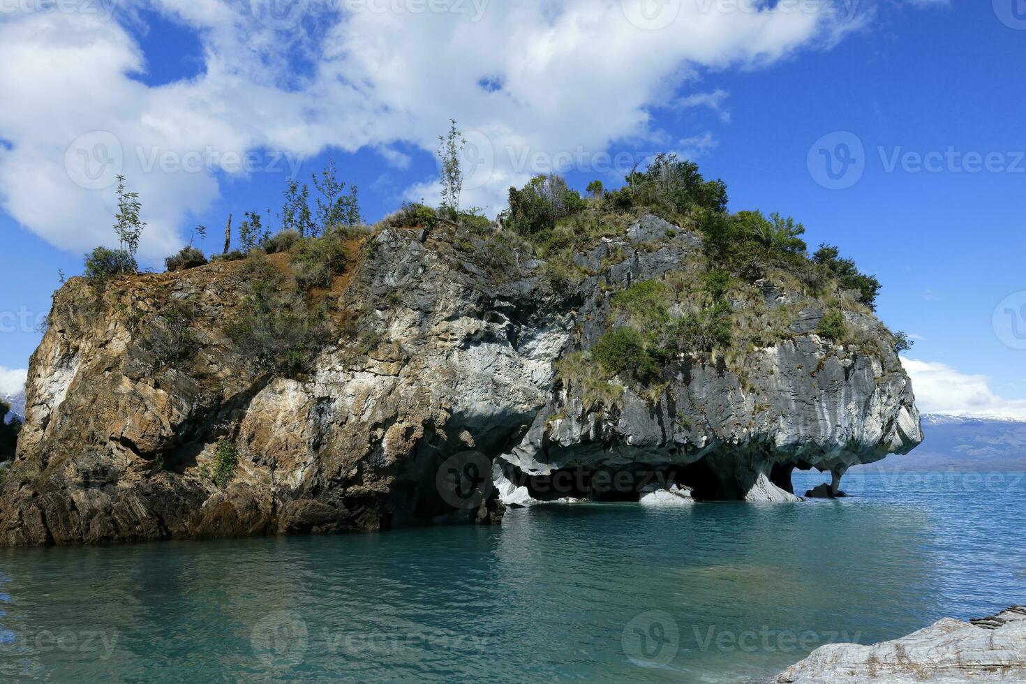 marmeren grotten heiligdom, marmeren kathedraal Aan algemeen carrera meer, puerto Rio rustig, aysen regio, Patagonië, Chili foto