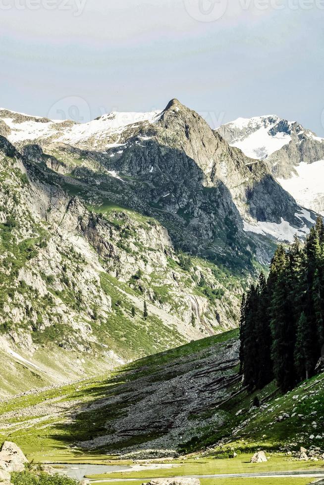 kumrat vallei jazz banda prachtig landschap bergen uitzicht foto