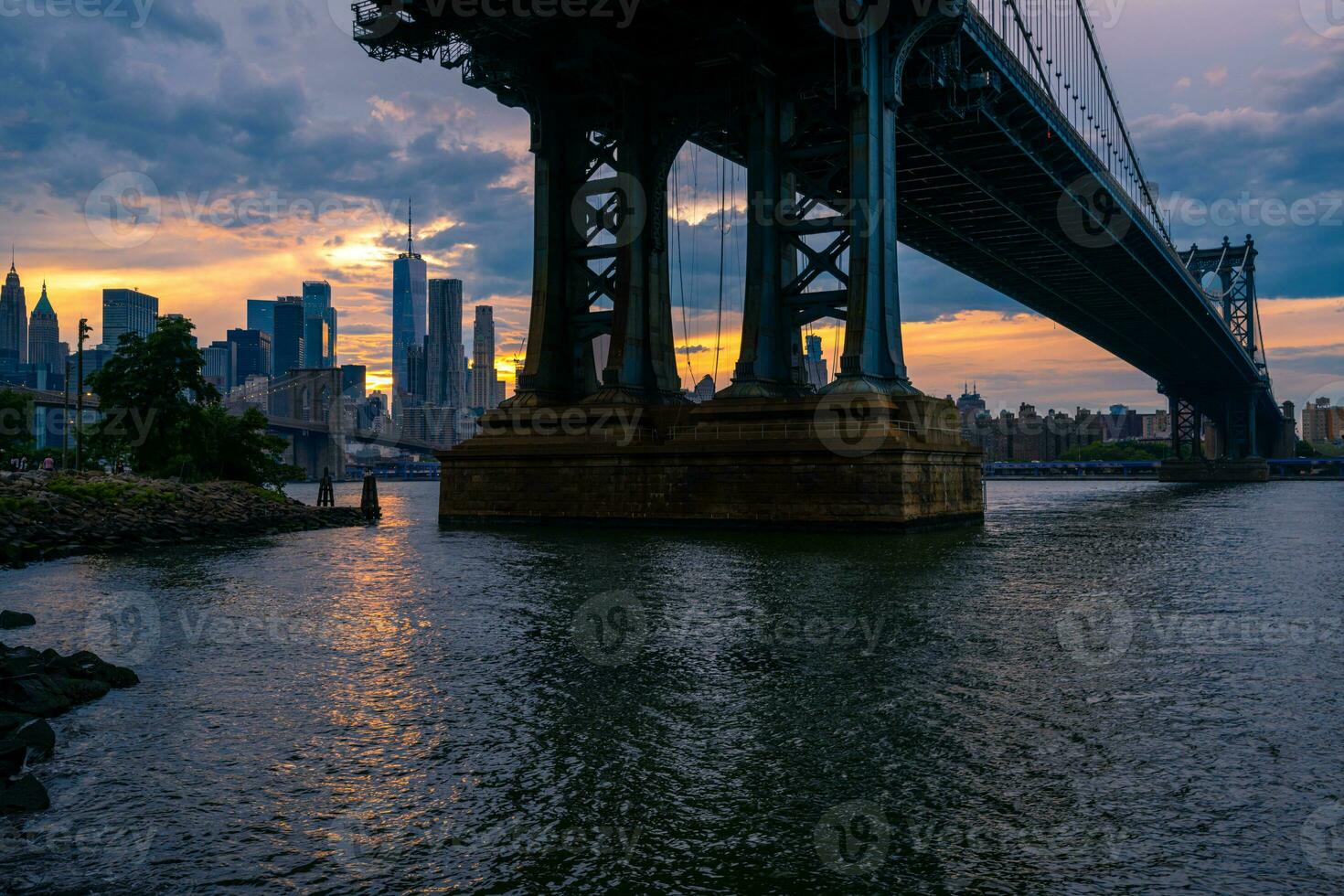 Manhattan Bij zonsondergang foto